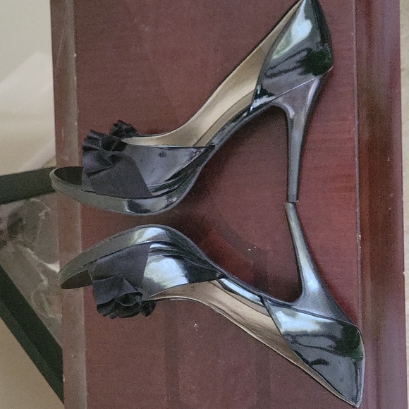 Carlos Santana "Pretty" patent leather stilettos - Picture 3 of 7